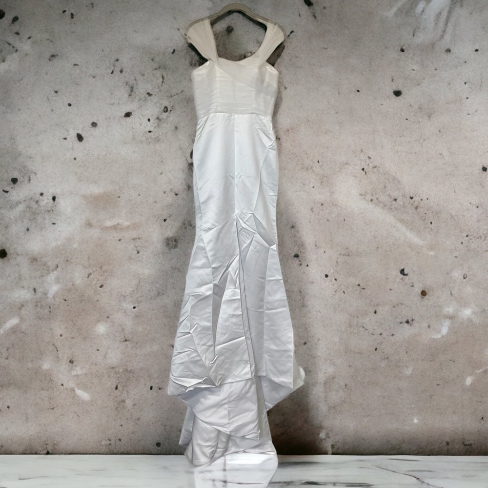 NWT WEDDING DRESS - Picture 4 of 12